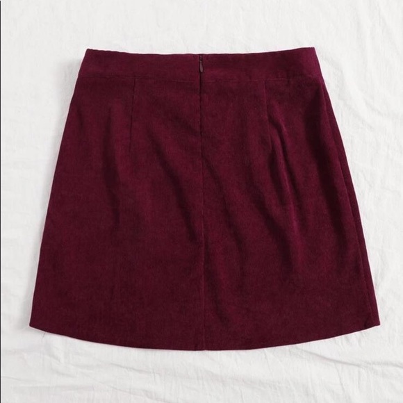 Gorgeous red wine skirt - Picture 2 of 4